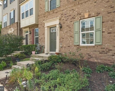 42609 Smokey Embers Terrace - Photo Thumbnail 2