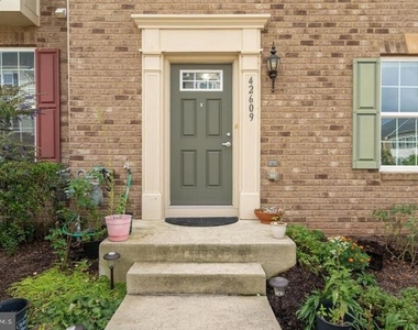 42609 Smokey Embers Terrace - Photo Thumbnail 3