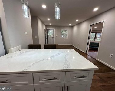601 Madison Street - Photo Thumbnail 11