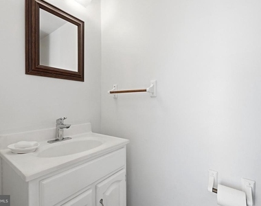 3695 Persimmon Circle - Photo Thumbnail 7