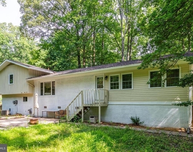 11621 Sourwood Lane - Photo Thumbnail 4