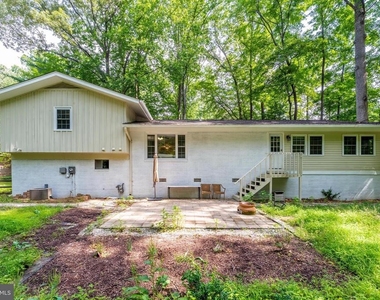 11621 Sourwood Lane - Photo Thumbnail 5