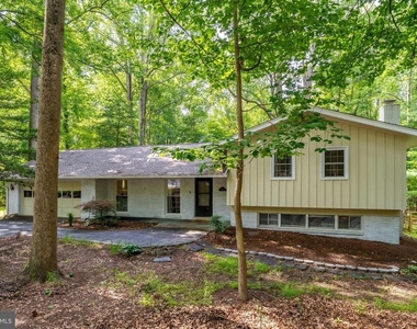 11621 Sourwood Lane - Photo Thumbnail 2
