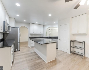 11621 Sourwood Lane - Photo Thumbnail 18