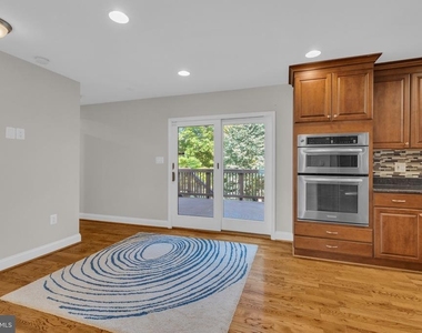 7205 Van Ness Court - Photo Thumbnail 16