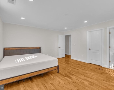 7205 Van Ness Court - Photo Thumbnail 20