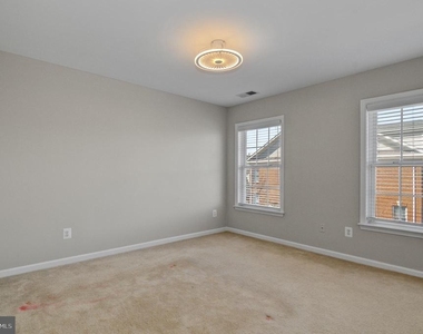 4619 Hummingbird Lane - Photo Thumbnail 16