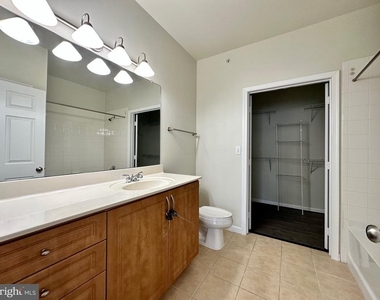 12925 Centre Park Circle - Photo Thumbnail 11