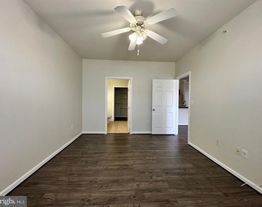 12925 Centre Park Circle - Photo Thumbnail 9