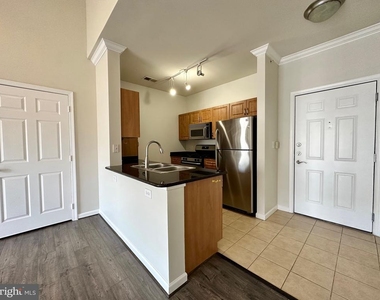 12925 Centre Park Circle - Photo Thumbnail 6