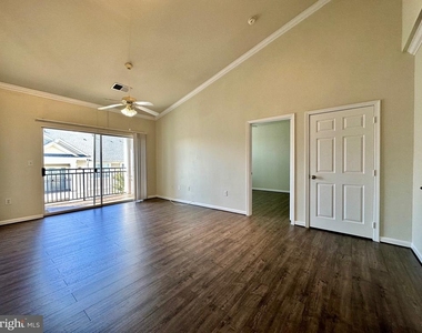 12925 Centre Park Circle - Photo Thumbnail 5