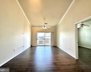 12925 Centre Park Circle - Photo Thumbnail 7