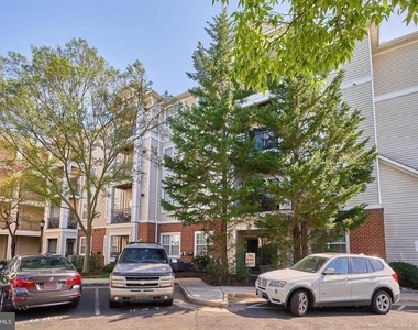 12925 Centre Park Circle - Photo Thumbnail 3