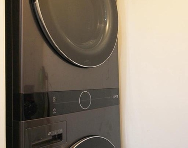 2451 Midtown Avenue - Photo Thumbnail 21