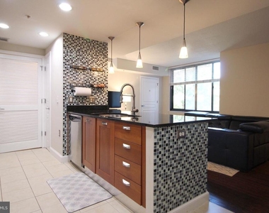 2451 Midtown Avenue - Photo Thumbnail 5