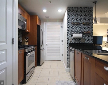 2451 Midtown Avenue - Photo Thumbnail 17