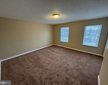 544 Allston Circle - Photo Thumbnail 8