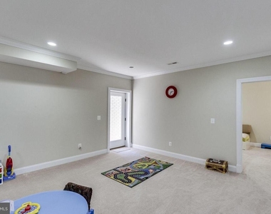 312 Pine Street - Photo Thumbnail 23