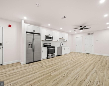 437 W Girard Avenue - Photo Thumbnail 22