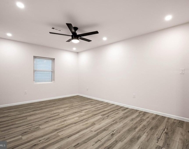 437 W Girard Avenue - Photo Thumbnail 6