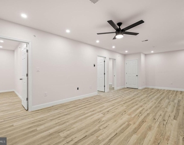 437 W Girard Avenue - Photo Thumbnail 20