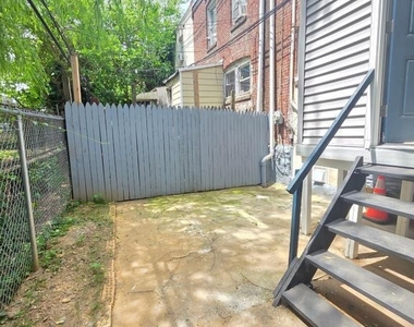 1108 E Stafford Street - Photo Thumbnail 31