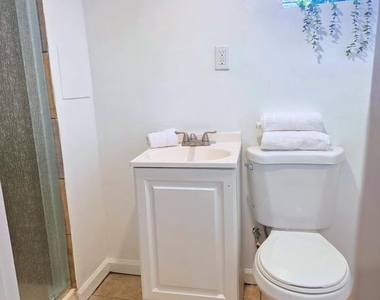 1108 E Stafford Street - Photo Thumbnail 27