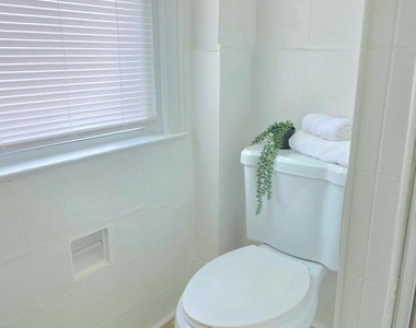 1108 E Stafford Street - Photo Thumbnail 15