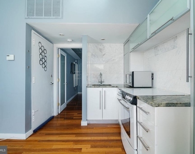 2211 South Street - Photo Thumbnail 3