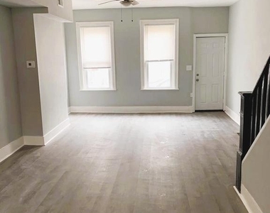 1314 S Myrtlewood Street - Photo Thumbnail 3