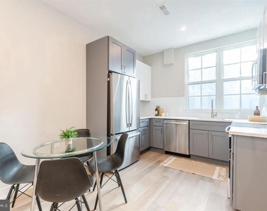 3919 Ridge Avenue - Photo Thumbnail 11