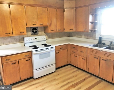 2060 Bridge Road - Photo Thumbnail 6