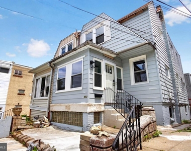 403 Walnut Avenue - Photo Thumbnail 1