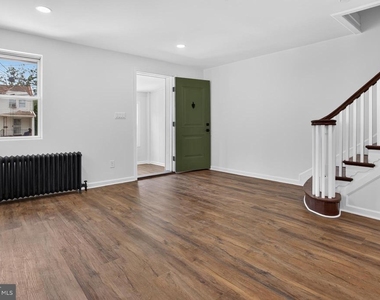 403 Walnut Avenue - Photo Thumbnail 4