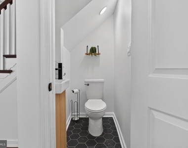 403 Walnut Avenue - Photo Thumbnail 10