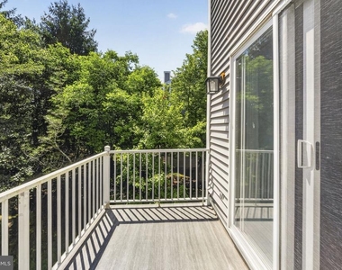 132 S Barrow Place - Photo Thumbnail 11