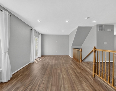 132 S Barrow Place - Photo Thumbnail 9