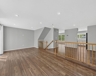 132 S Barrow Place - Photo Thumbnail 13