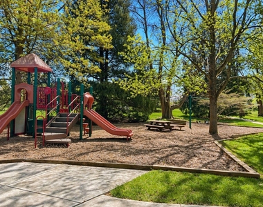 132 S Barrow Place - Photo Thumbnail 38