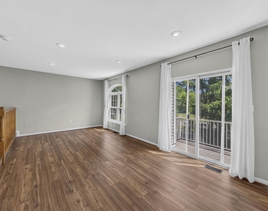 132 S Barrow Place - Photo Thumbnail 10
