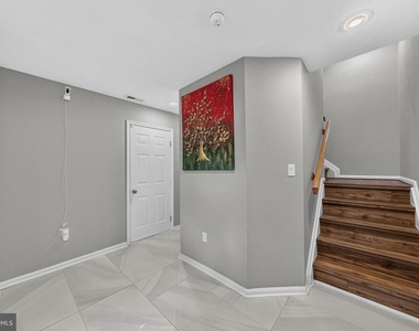 132 S Barrow Place - Photo Thumbnail 4