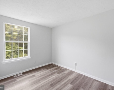 217 Vista Court - Photo Thumbnail 15