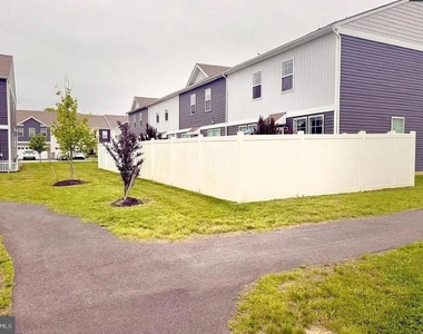 5 Roberta Way S - Photo Thumbnail 26
