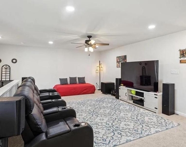 5 Roberta Way S - Photo Thumbnail 16