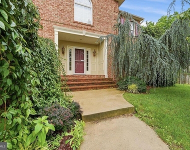 11406 Rolling Green Place - Photo Thumbnail 1
