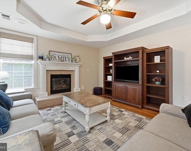11406 Rolling Green Place - Photo Thumbnail 6