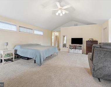 11406 Rolling Green Place - Photo Thumbnail 19