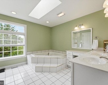 11406 Rolling Green Place - Photo Thumbnail 24