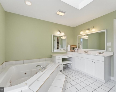 11406 Rolling Green Place - Photo Thumbnail 23