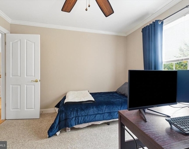11406 Rolling Green Place - Photo Thumbnail 35
